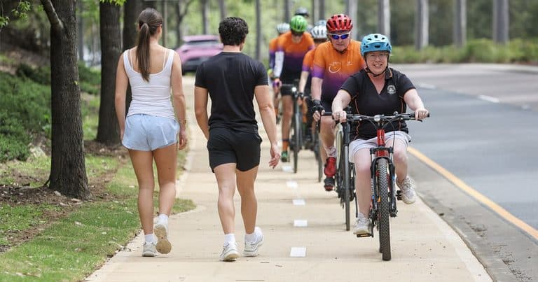 New Norwest Boulevard Shared Path Connects Commuters